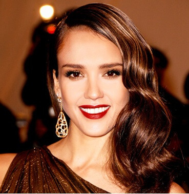 jessica-alba-with-wine-lipstick